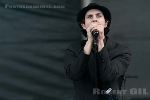 MAXIMO PARK - 2012-08-25 - SAINT CLOUD - Domaine National - Grande Scene - 